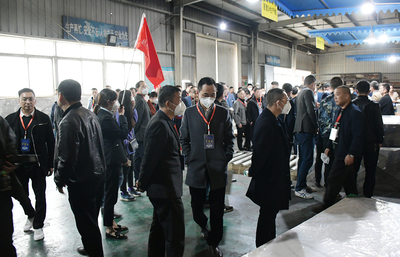 成都家具商会组织企业参观新都新繁优秀工厂装饰材料